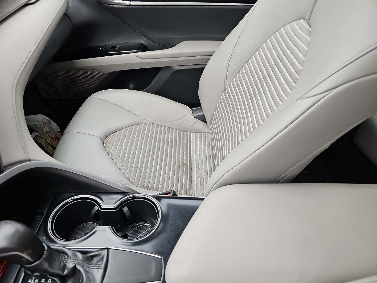 2019 Toyota Camry SE FWD