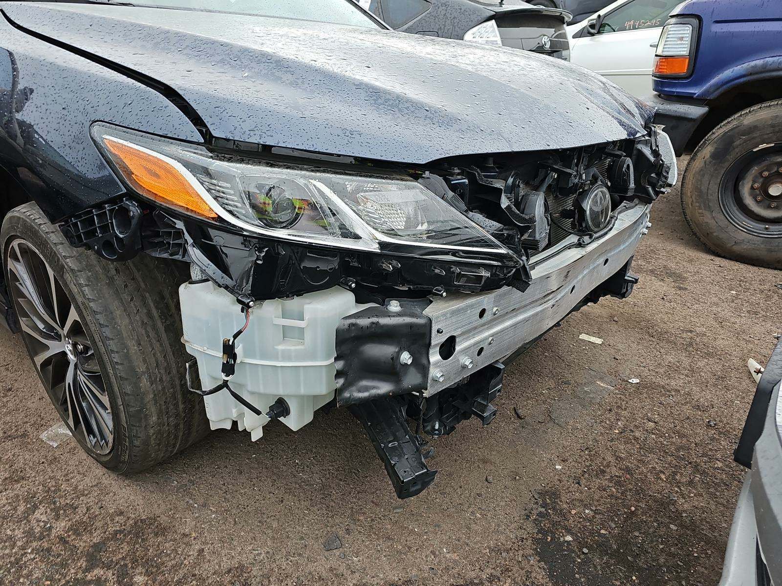 2019 Toyota Camry SE FWD