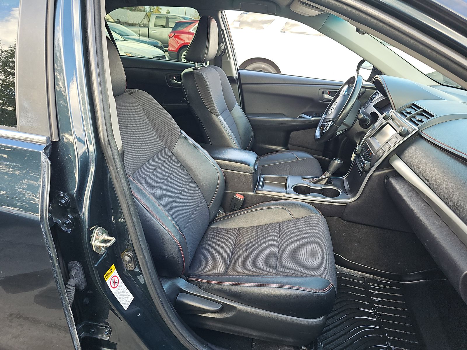 2016 Toyota Camry SE FWD