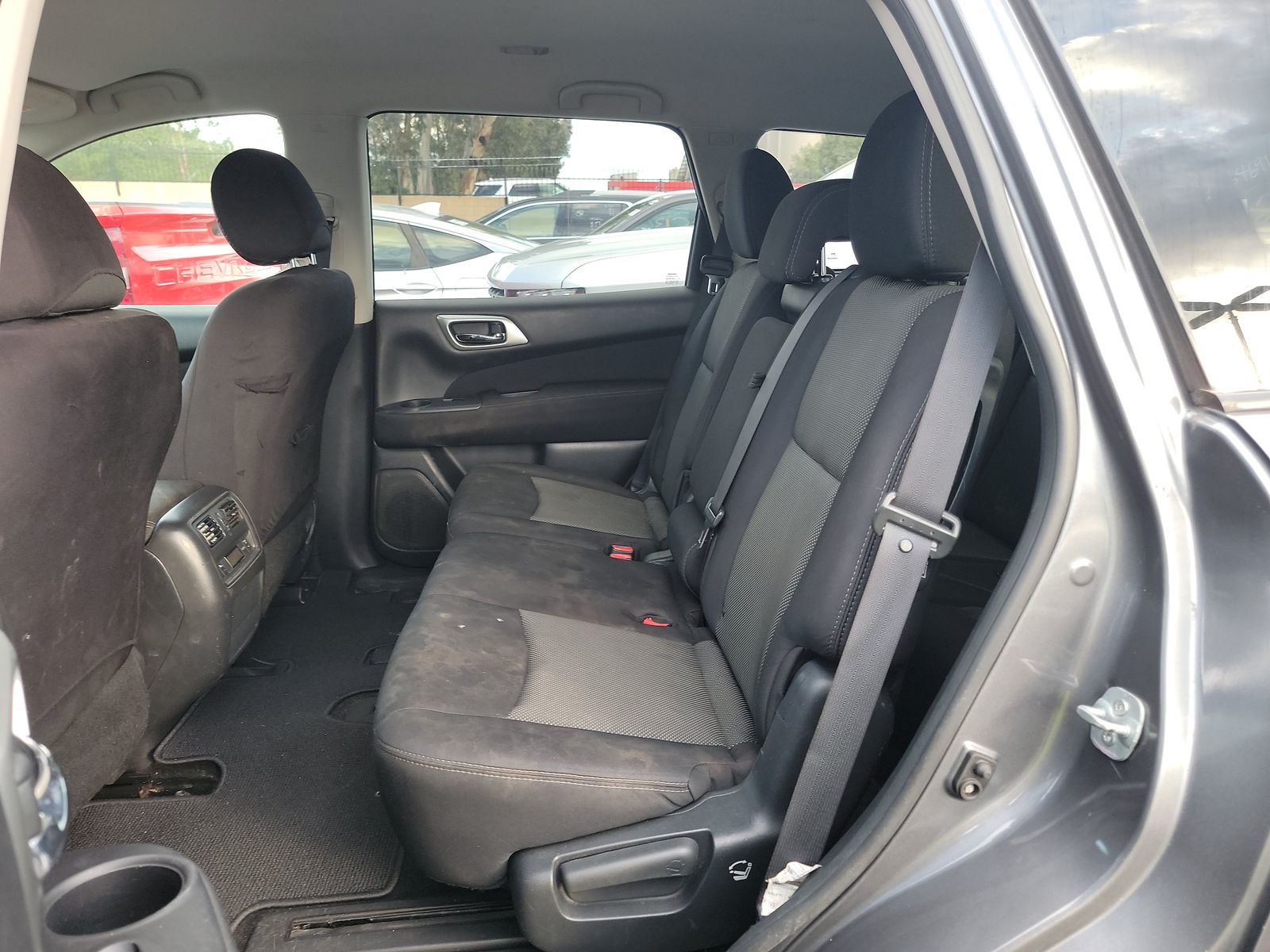 2017 Nissan Pathfinder SV FWD