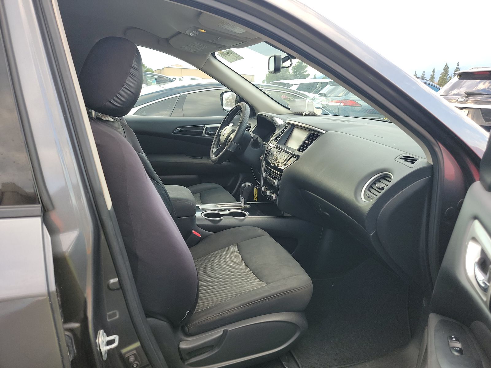 2017 Nissan Pathfinder SV FWD