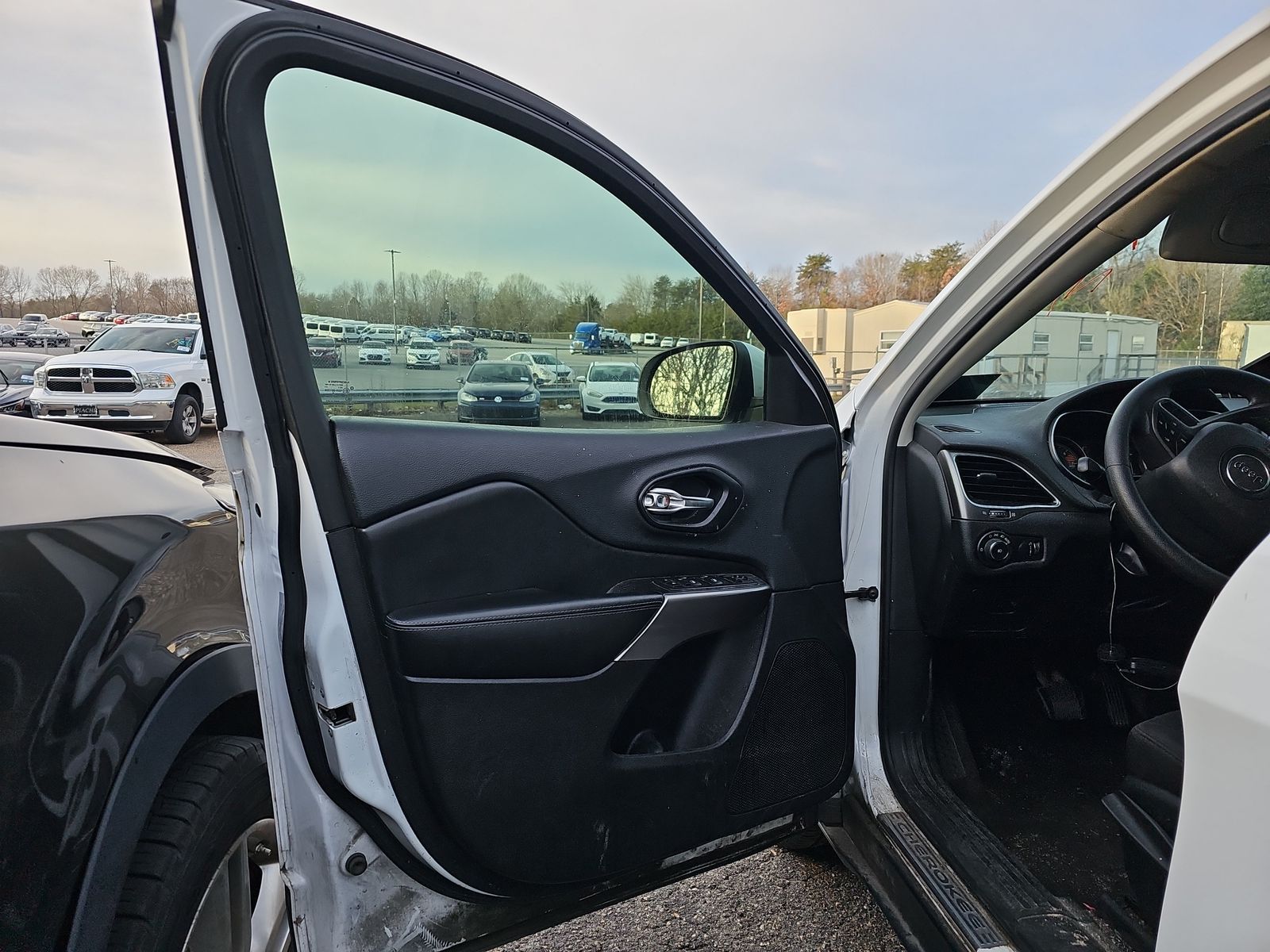 2019 Jeep Cherokee LATITUDE FWD