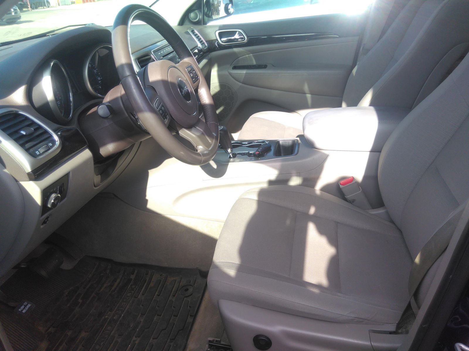 2013 Jeep Grand Cherokee LAREDO AWD