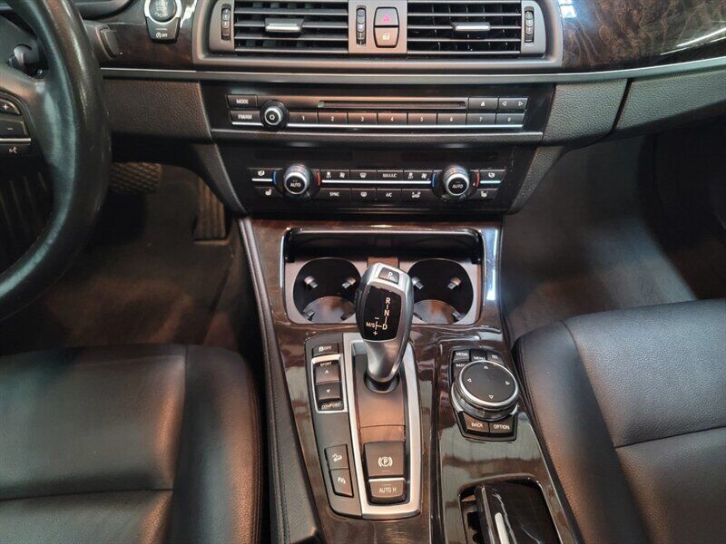 2015 BMW 5 Series 528i xDrive AWD