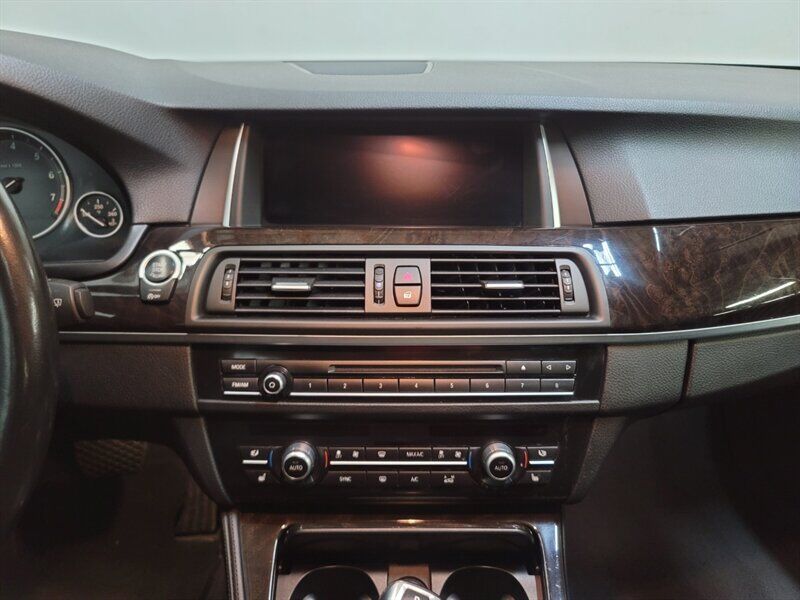 2015 BMW 5 Series 528i xDrive AWD
