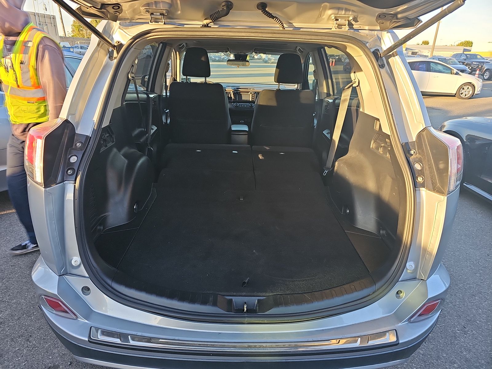 2018 Toyota RAV4 XLE FWD