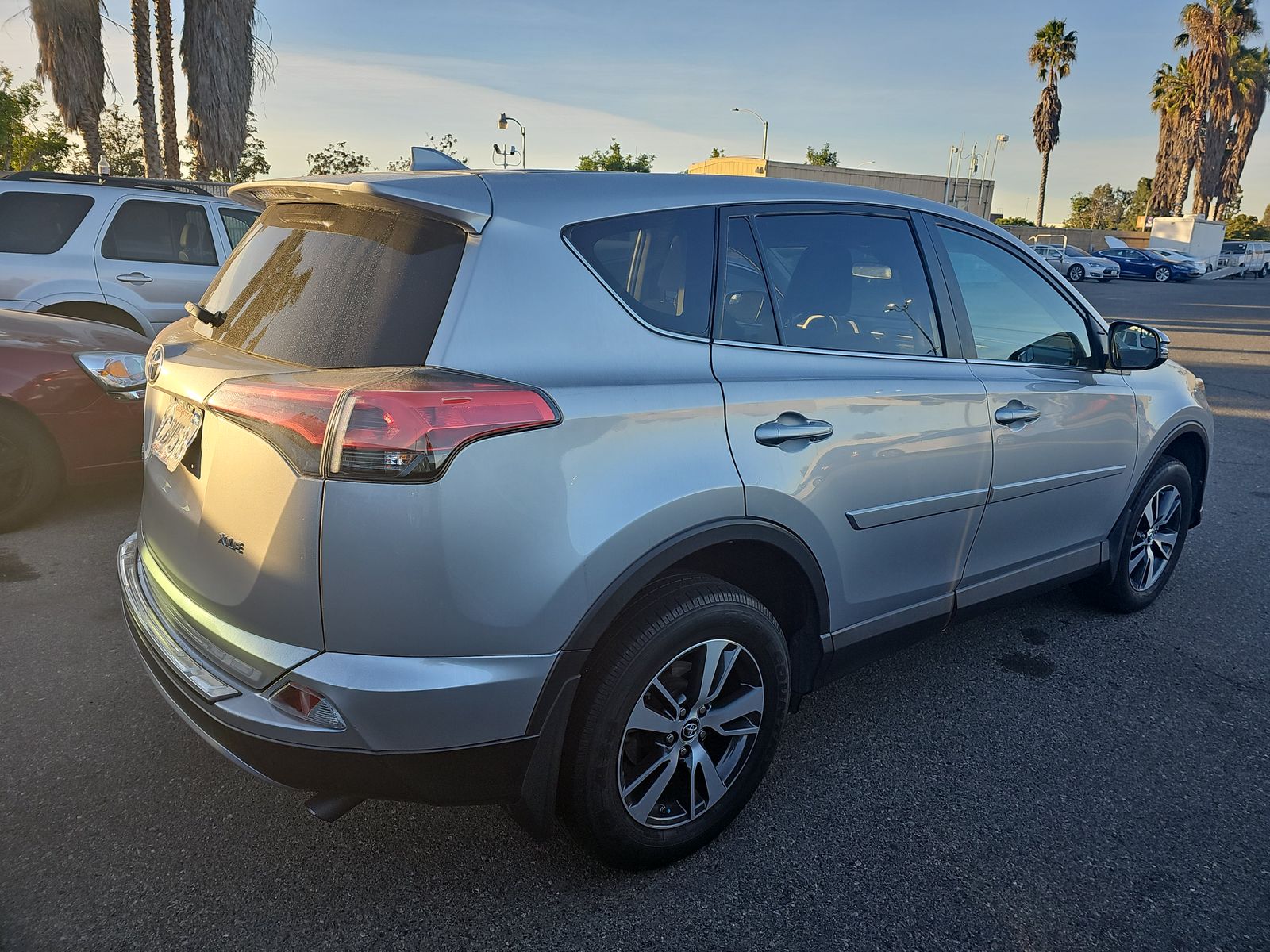 2018 Toyota RAV4 XLE FWD