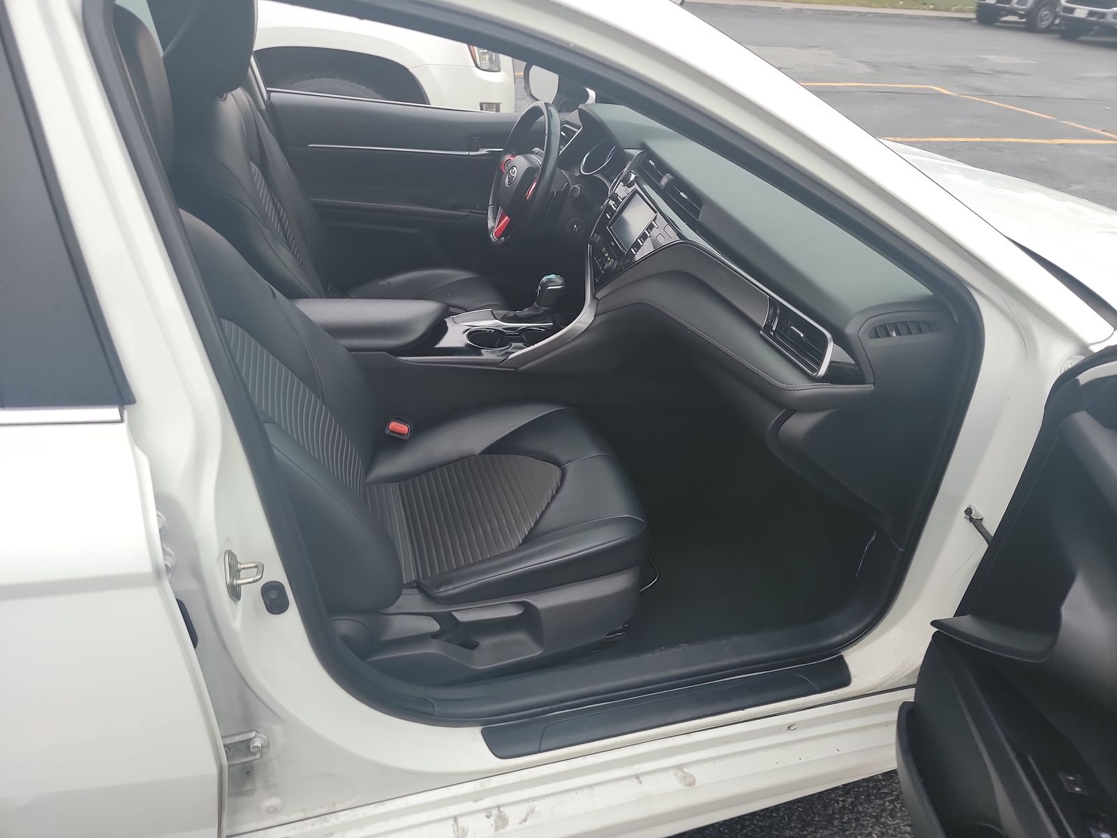 2020 Toyota Camry SE FWD