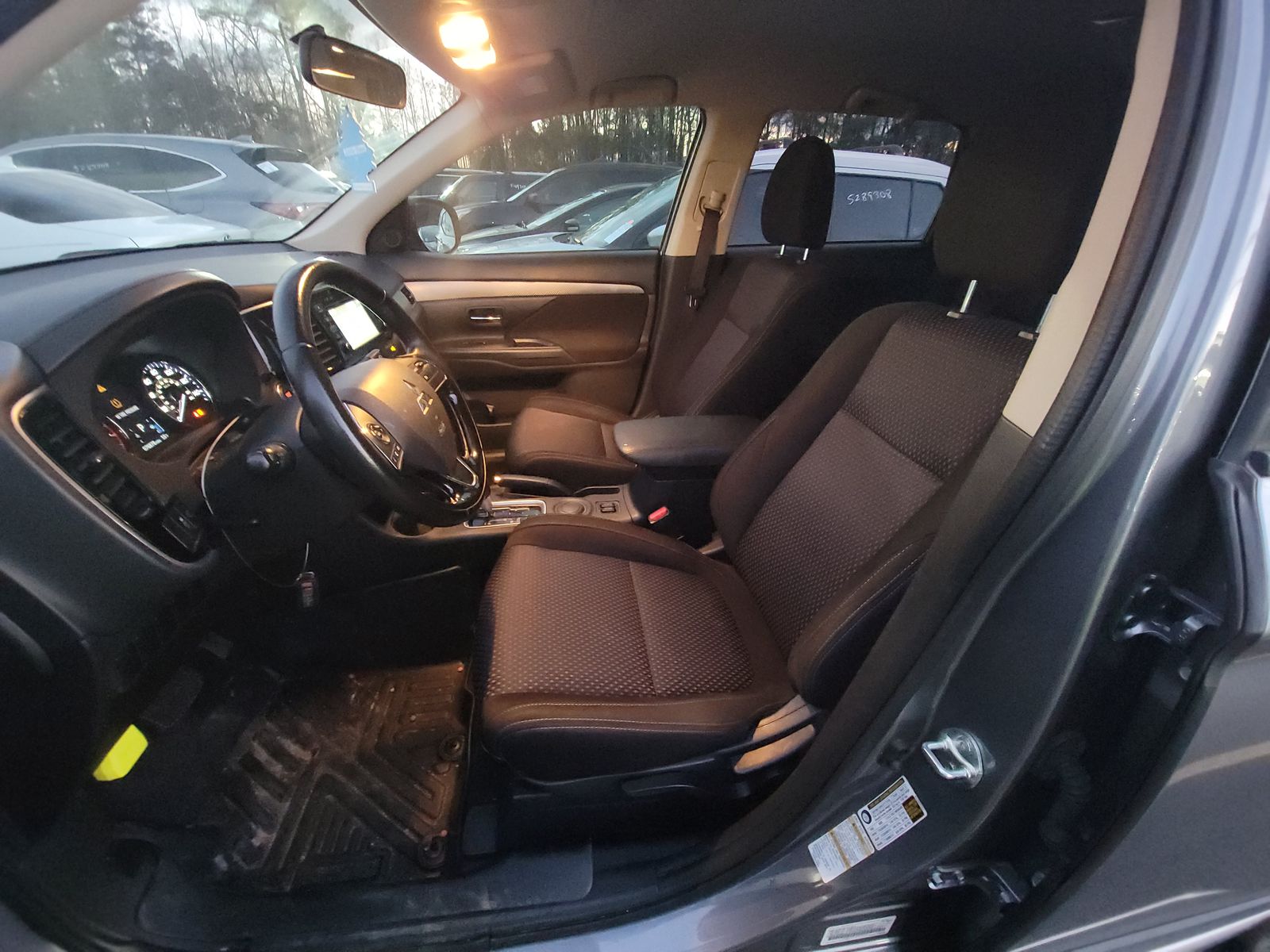2016 Mitsubishi Outlander SE FWD