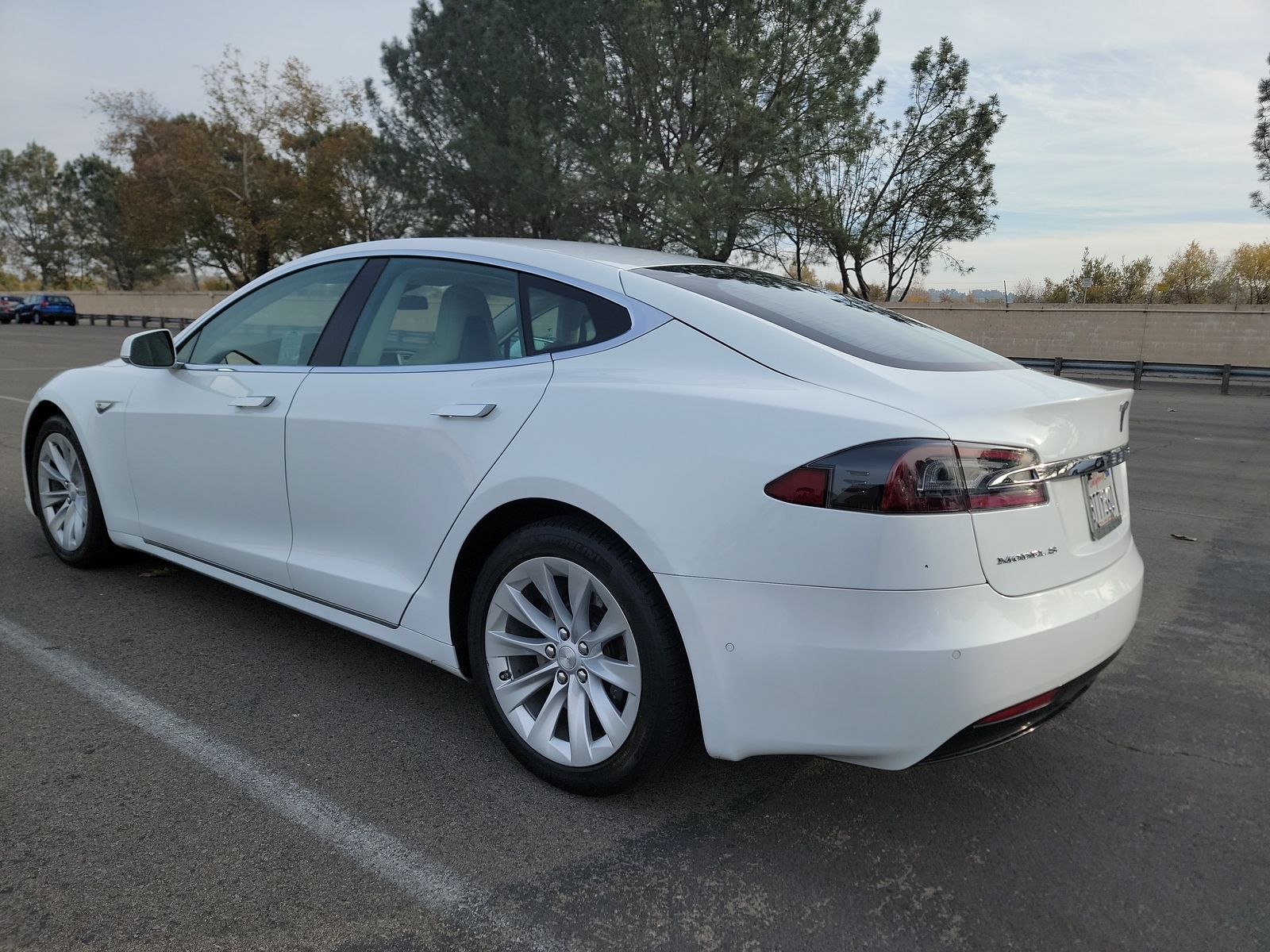 2016 Tesla Model S 75 RWD