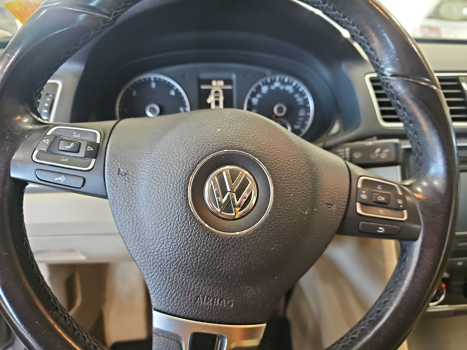 2014 Volkswagen Passat TDI SE FWD