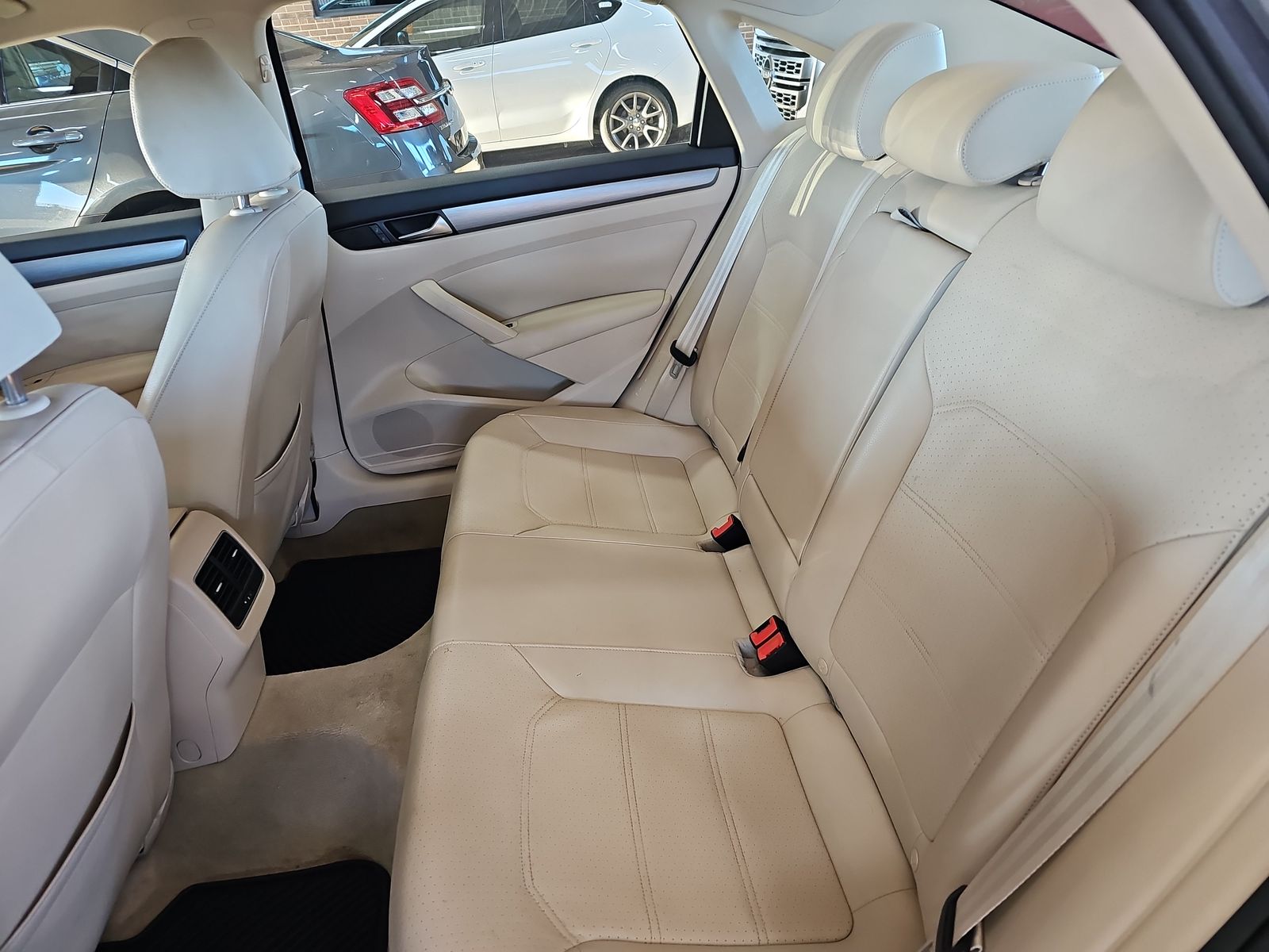 2014 Volkswagen Passat TDI SE FWD