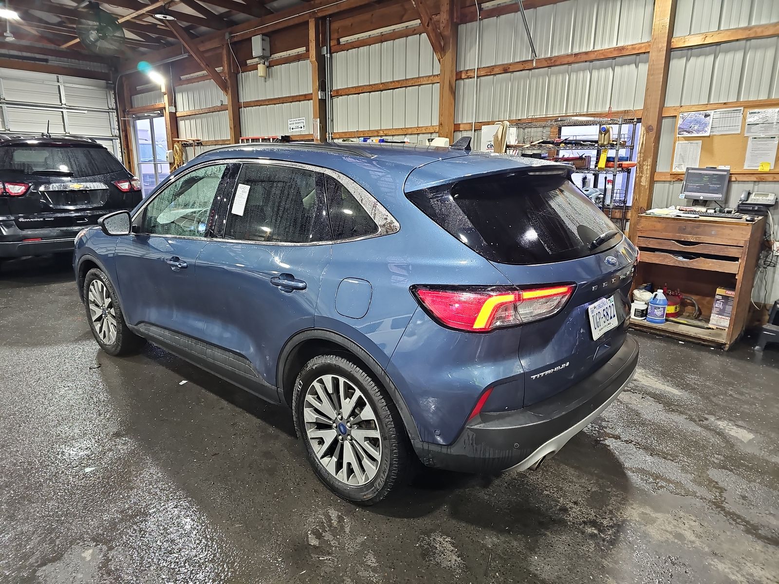 2020 Ford Escape Titanium Hybrid FWD