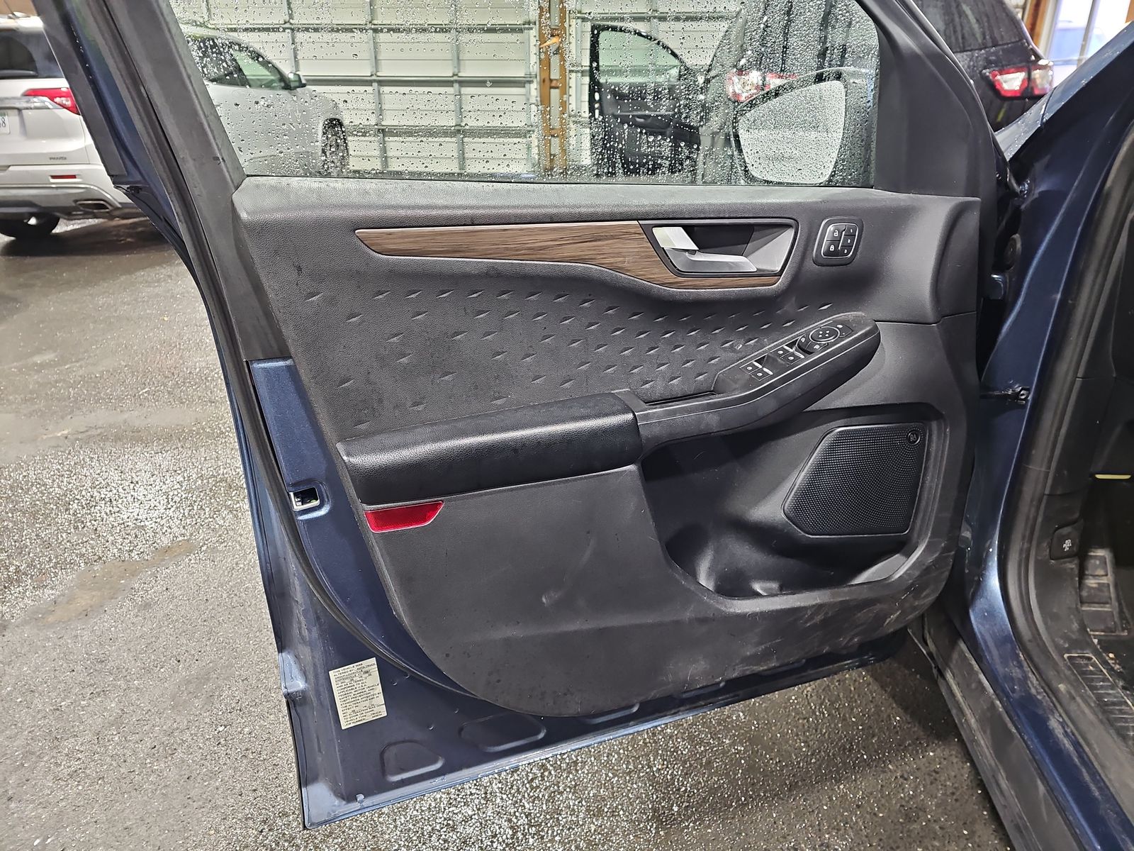 2020 Ford Escape Titanium Hybrid FWD