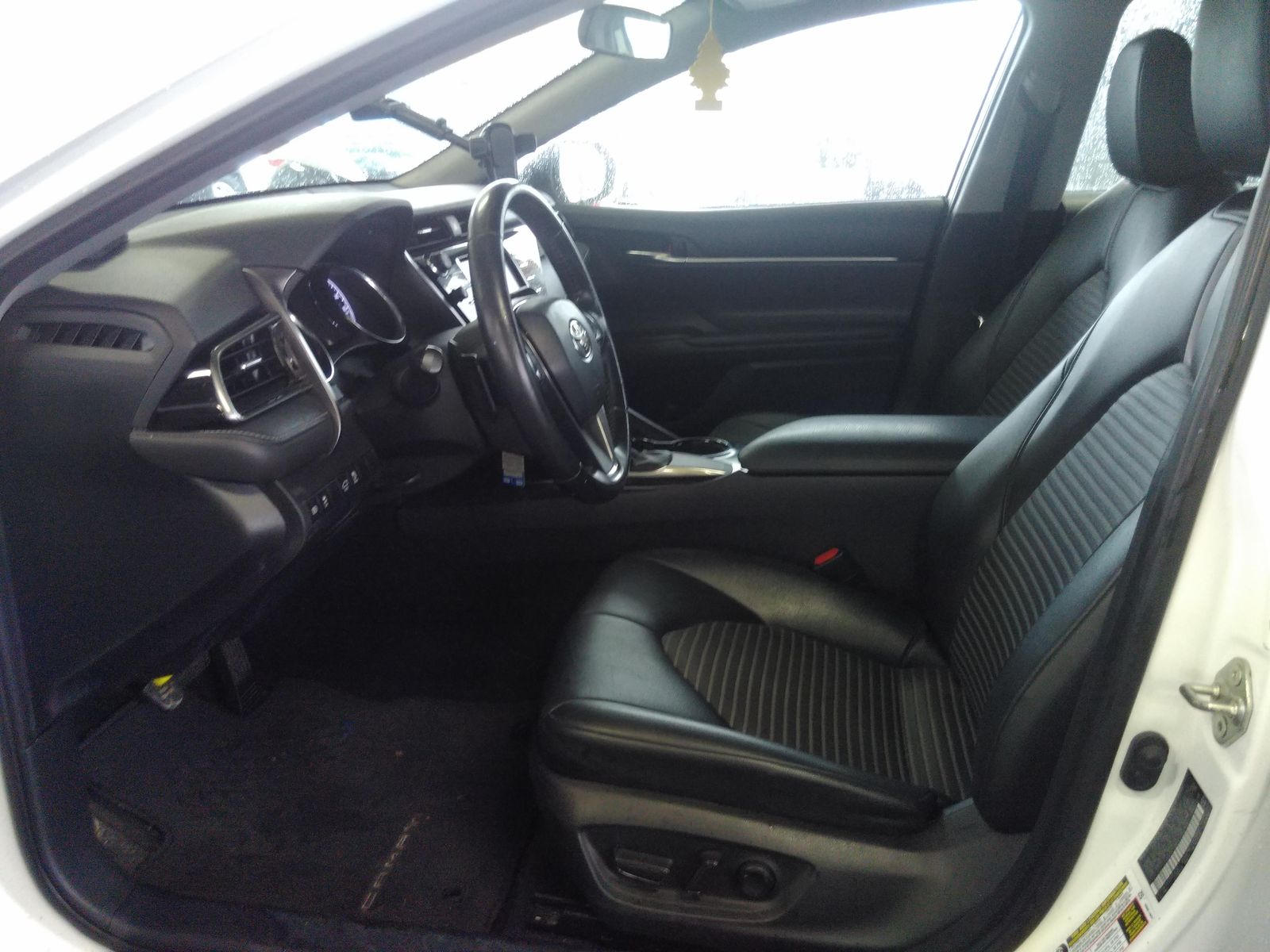 2020 Toyota Camry SE FWD