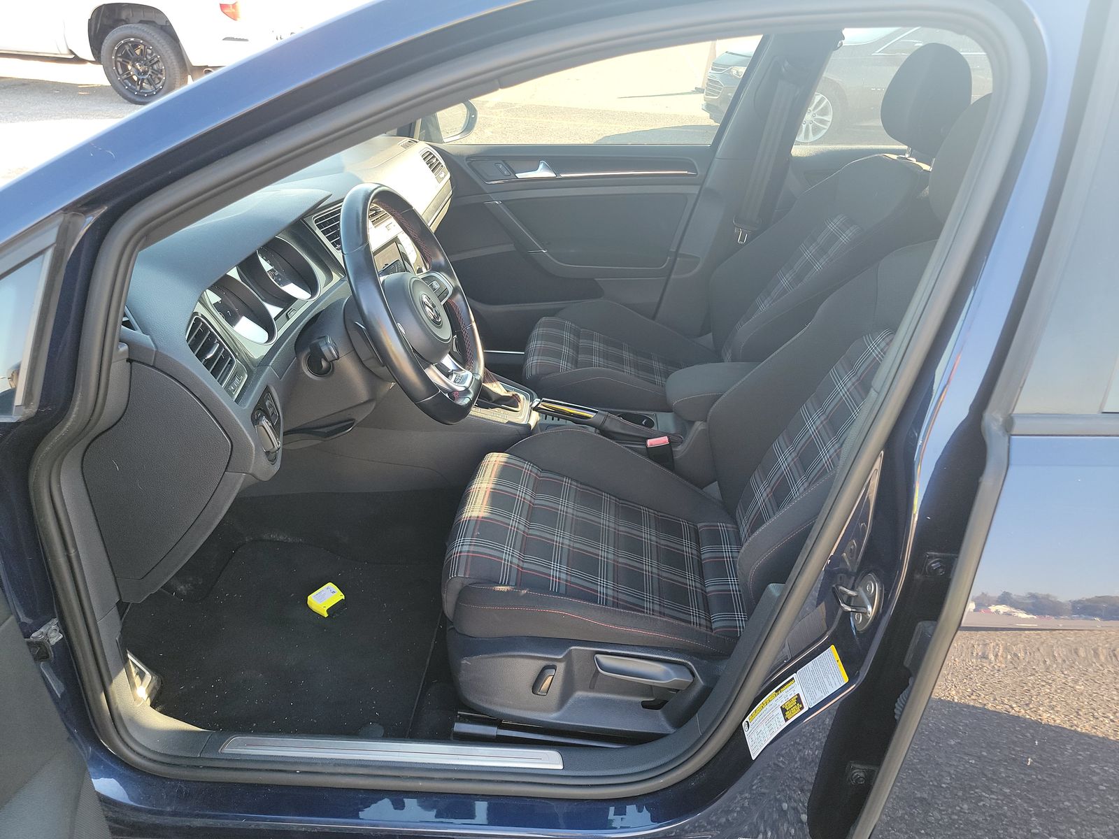 2015 Volkswagen Golf S FWD