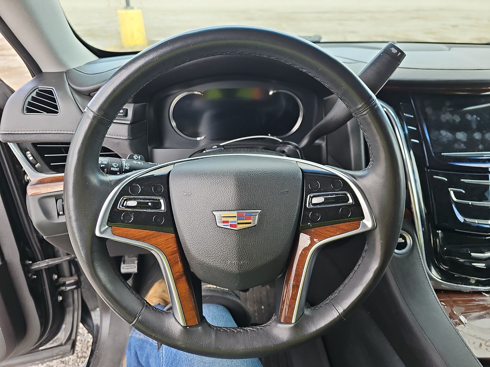 2018 Cadillac Escalade ESV LUXURY AWD