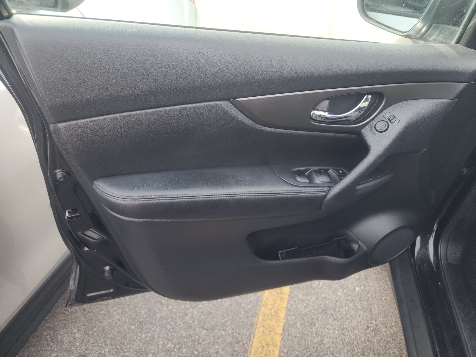 2014 Nissan Rogue SV FWD