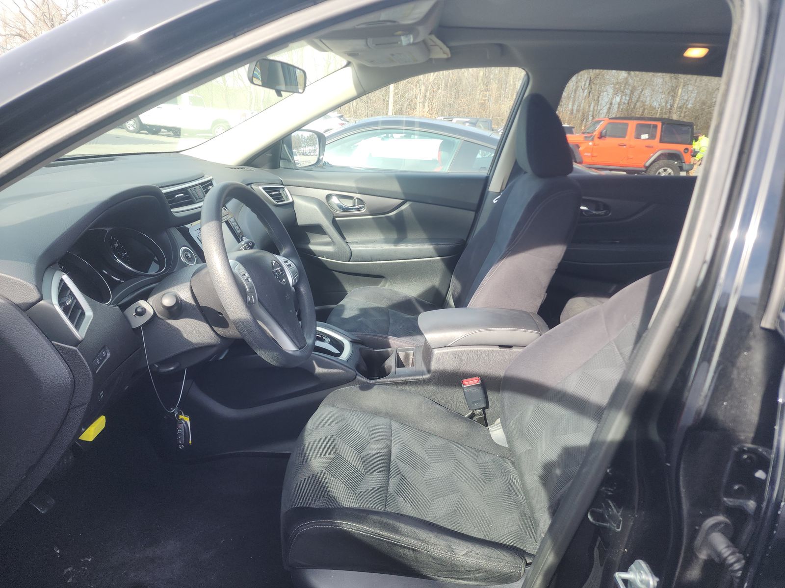 2014 Nissan Rogue SV FWD