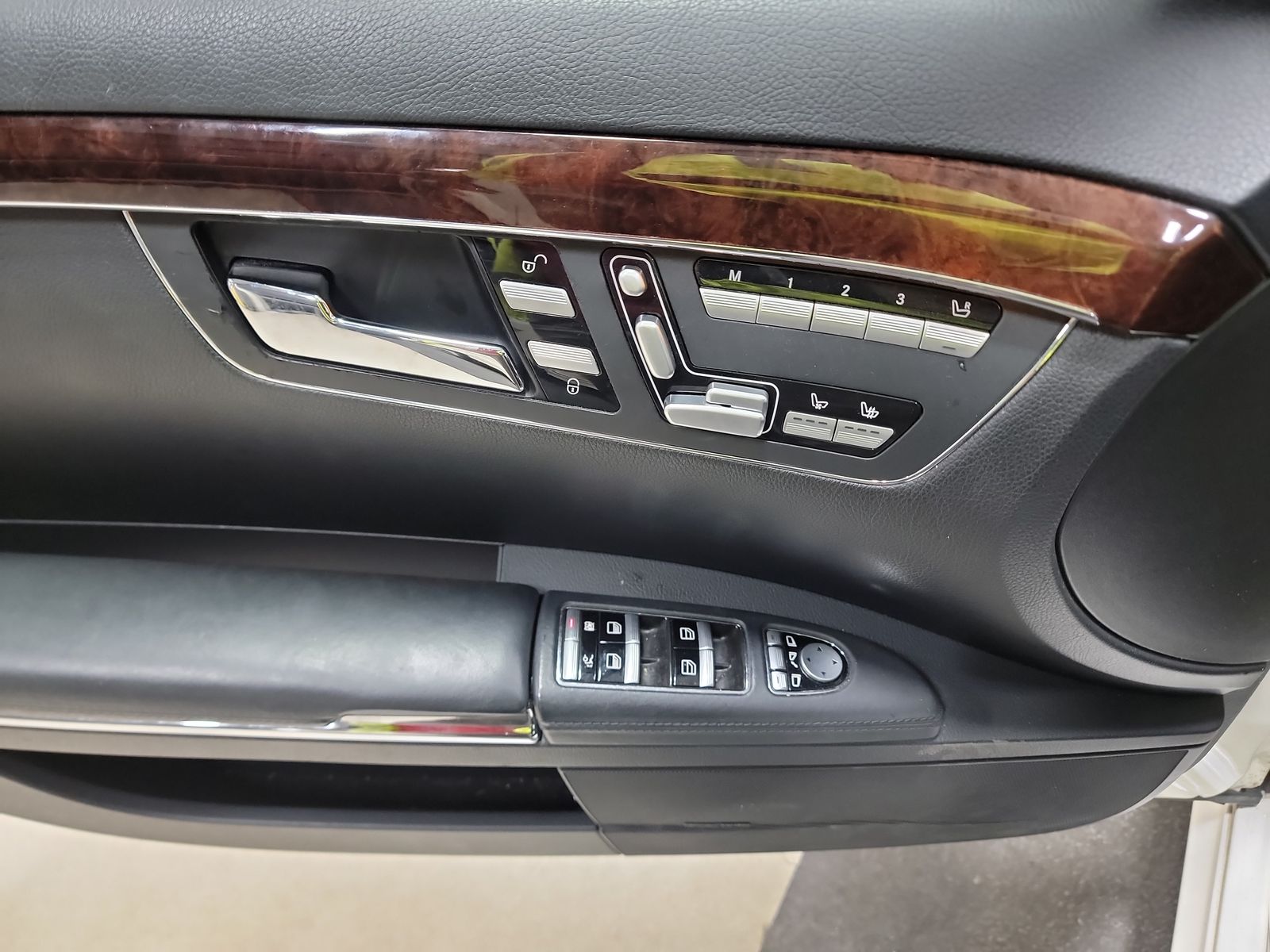 2010 Mercedes-Benz S-Class S63 AMG RWD