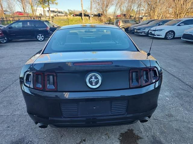 2014 Ford Mustang V6 RWD