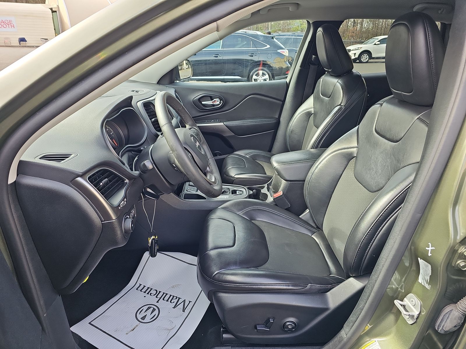 2020 Jeep Cherokee LATITUDE  FWD