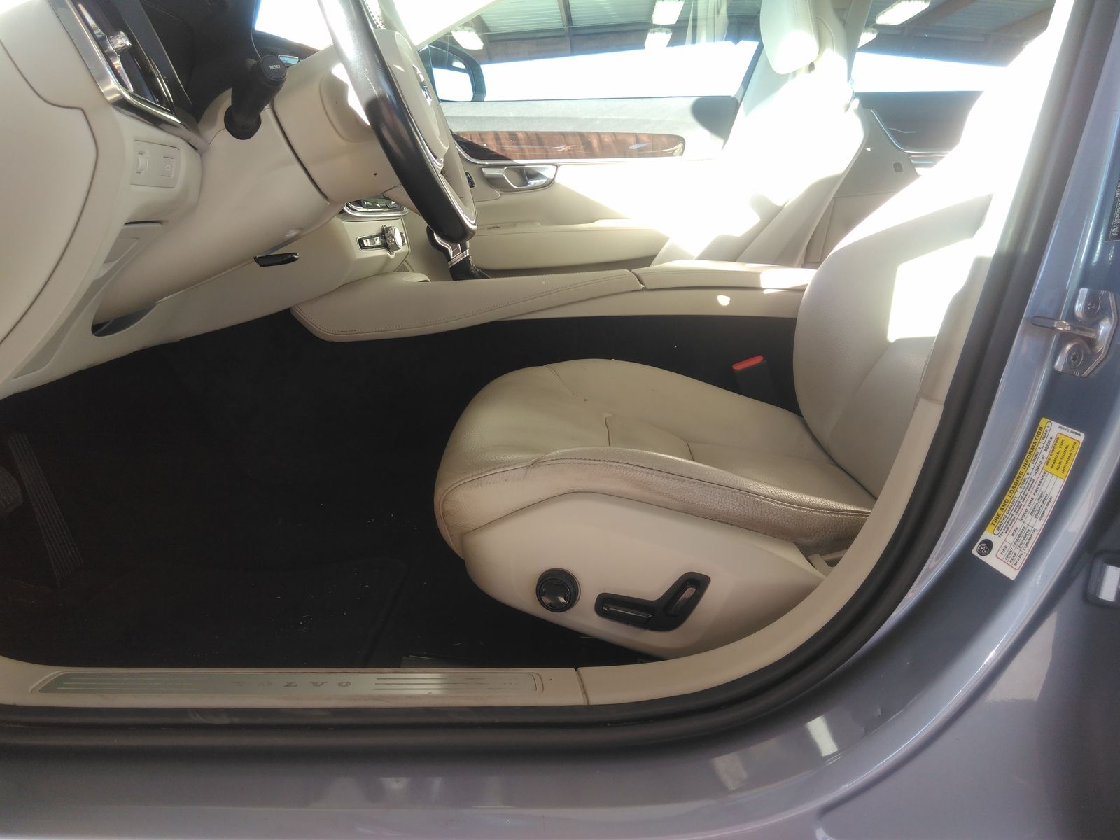 2018 Volvo S90 MOMENTUM FWD