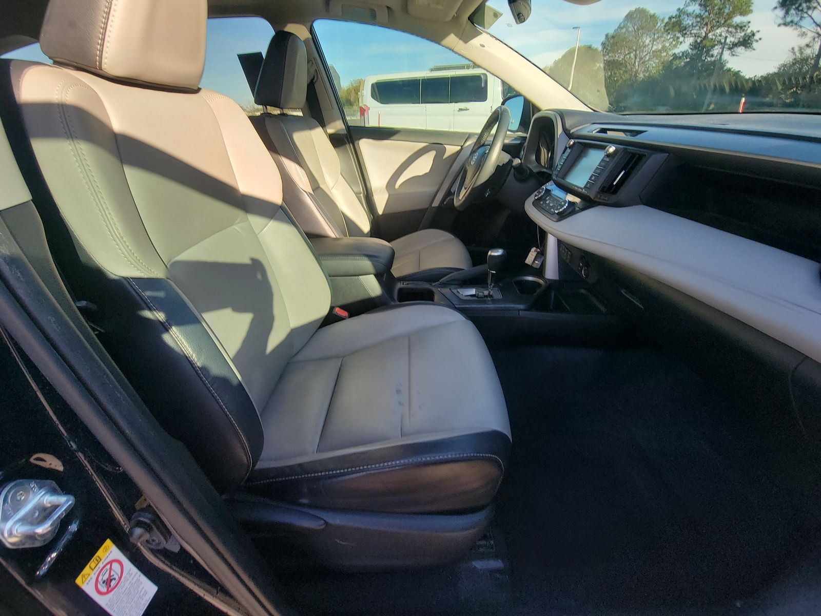 2017 Toyota RAV4 PLATINUM FWD