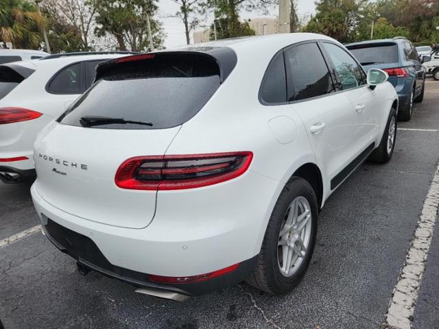 2017 Porsche Macan Base AWD