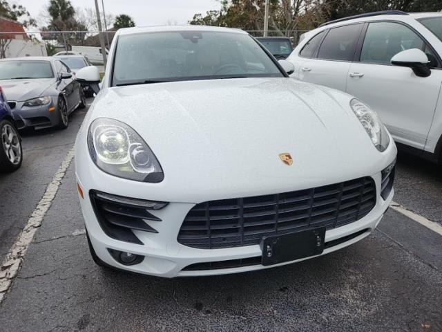 2017 Porsche Macan Base AWD