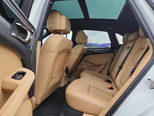 2017 Porsche Macan Base AWD