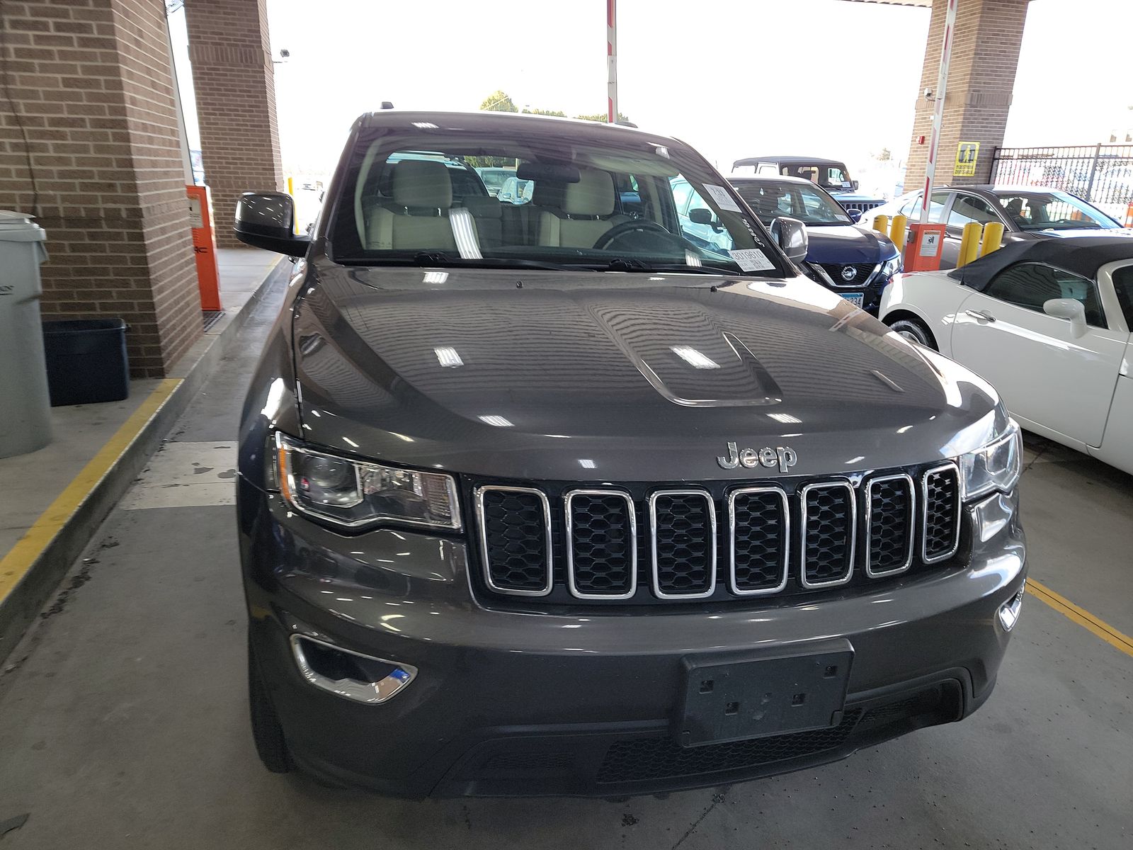 2019 Jeep Grand Cherokee LAREDO E AWD