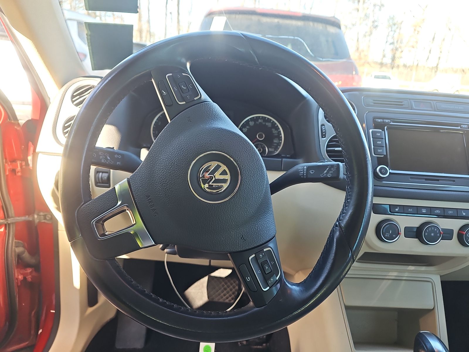 2015 Volkswagen Tiguan SE FWD