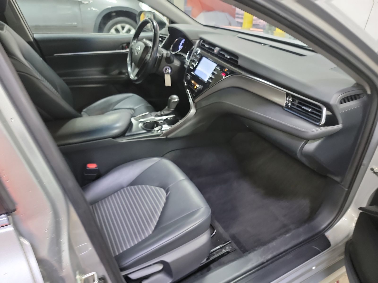 2019 Toyota Camry SE FWD