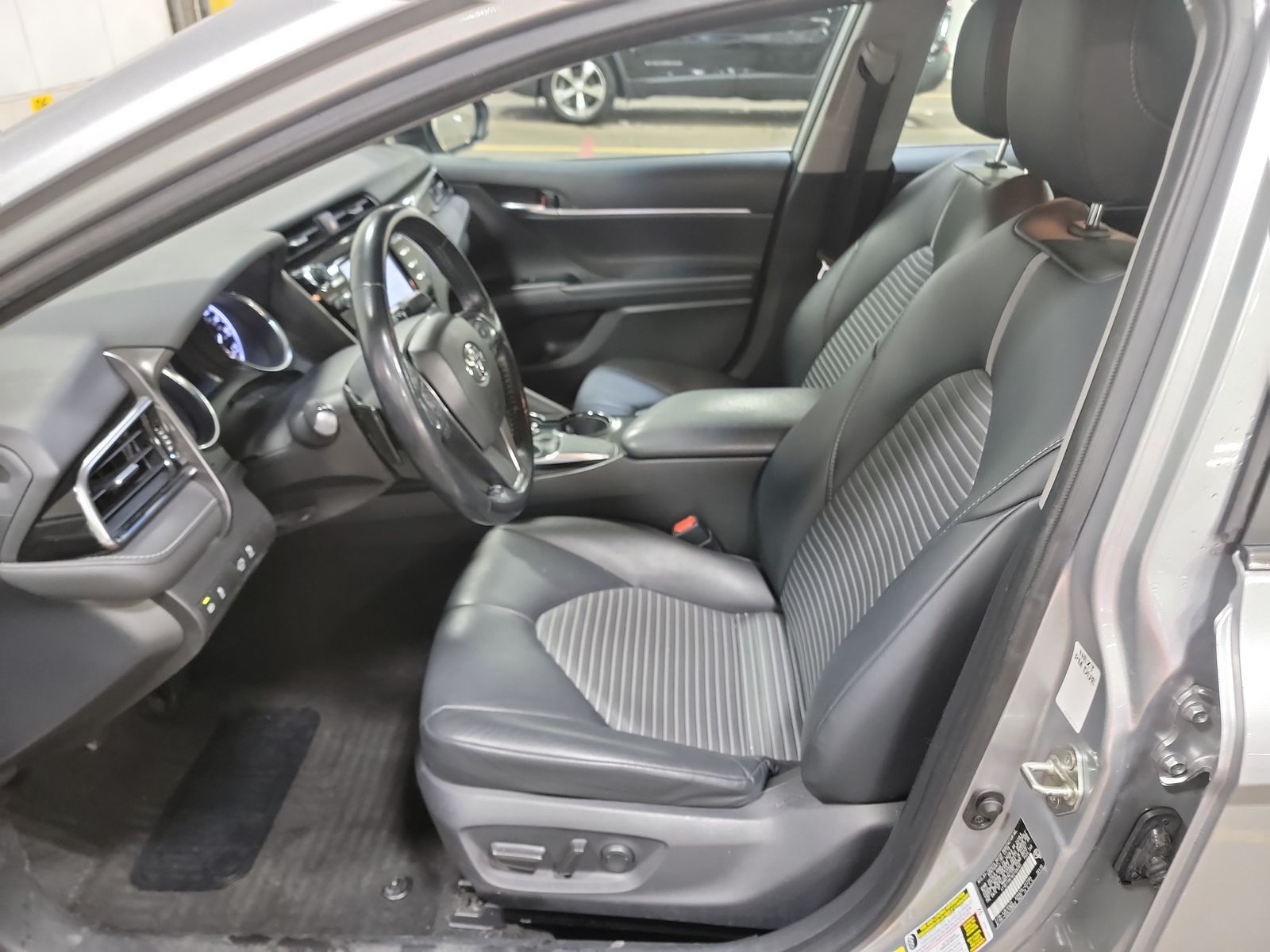 2019 Toyota Camry SE FWD