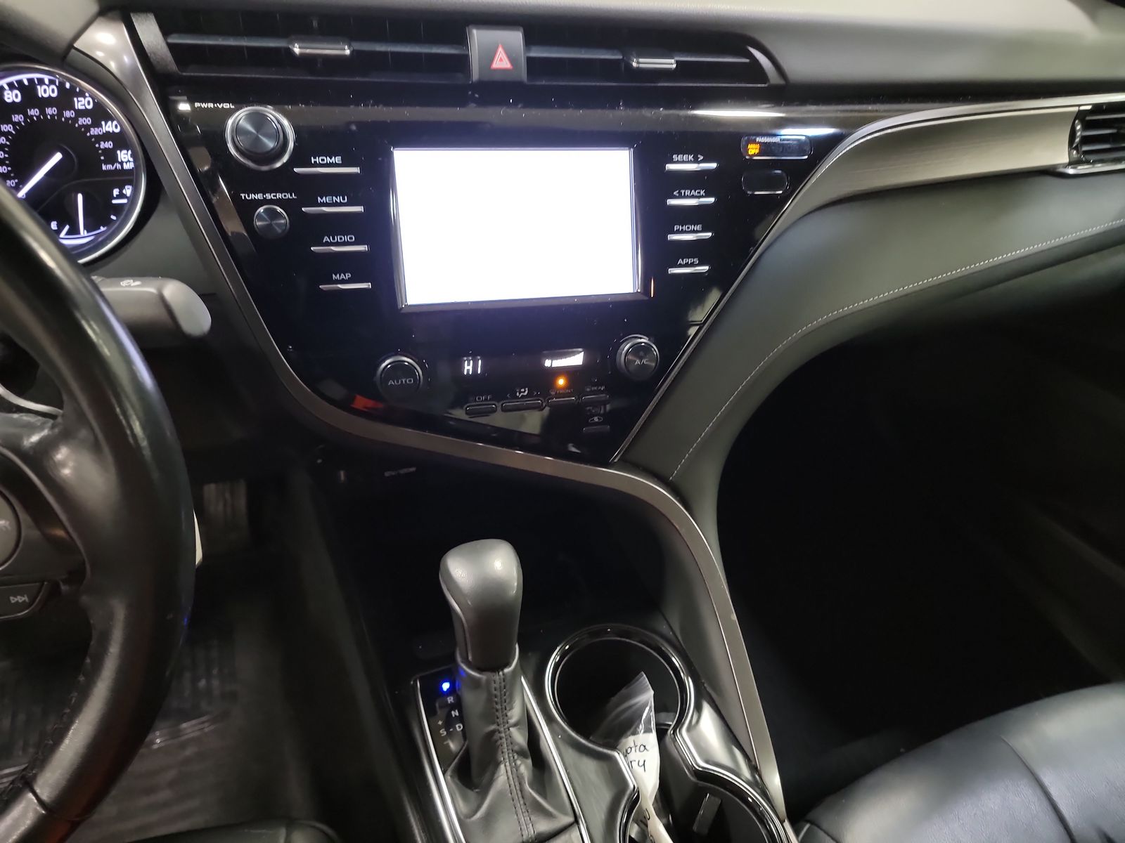 2019 Toyota Camry SE FWD