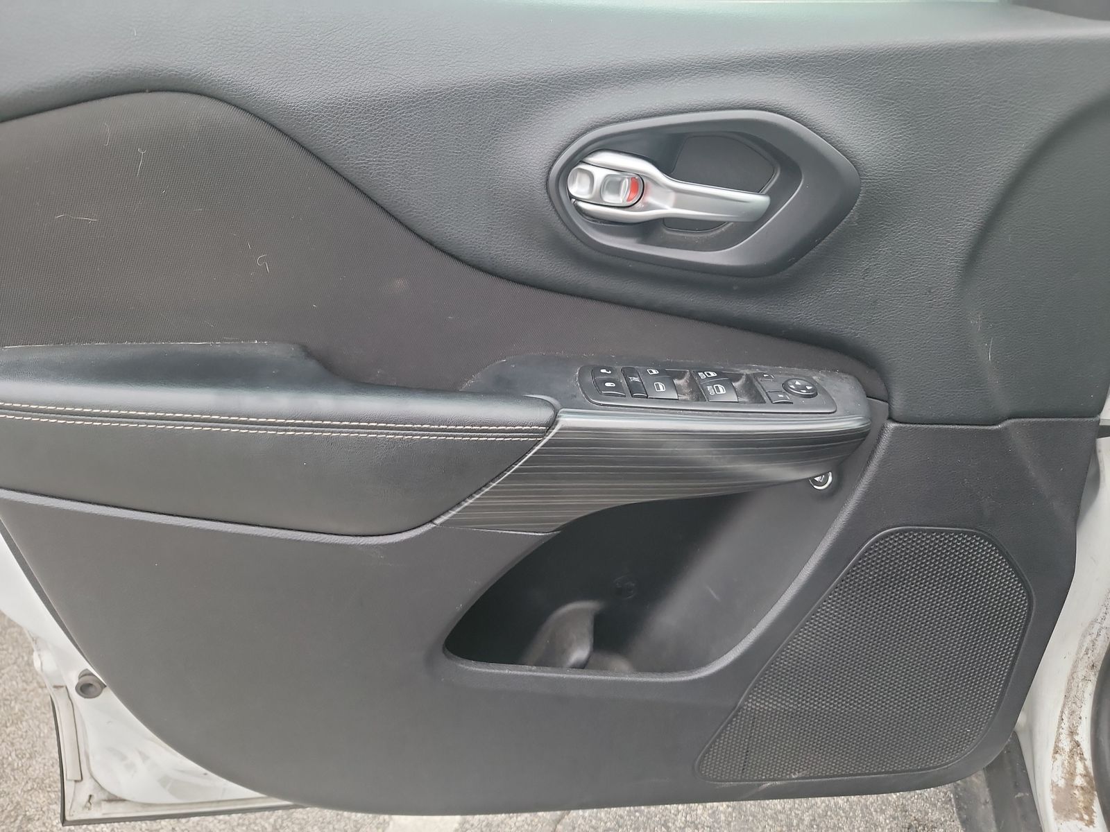 2016 Jeep Cherokee LATITUDE FWD