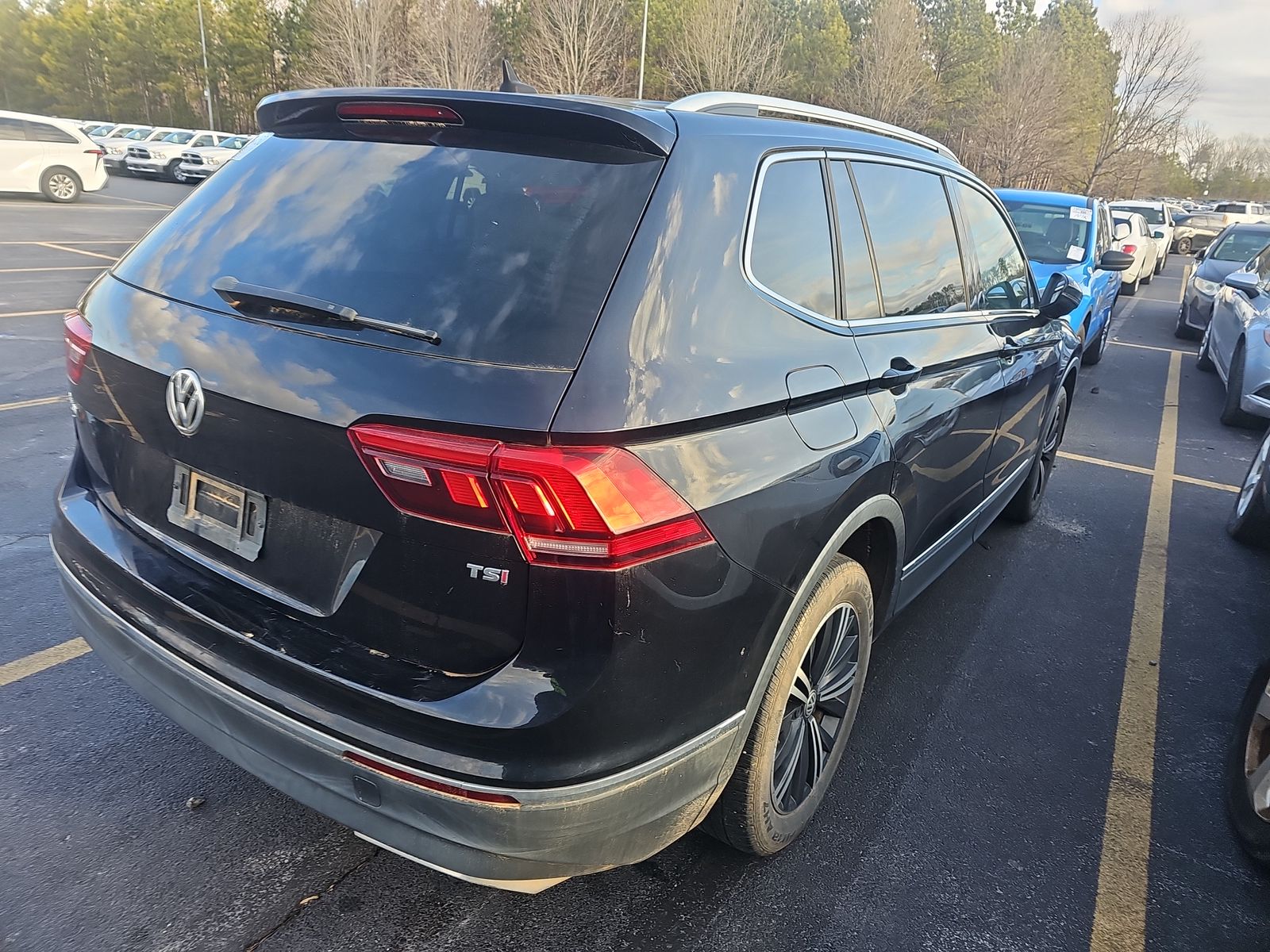 2018 Volkswagen Tiguan SEL FWD