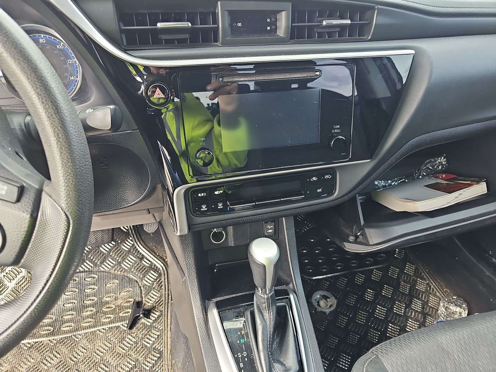 2019 Toyota Corolla LE FWD