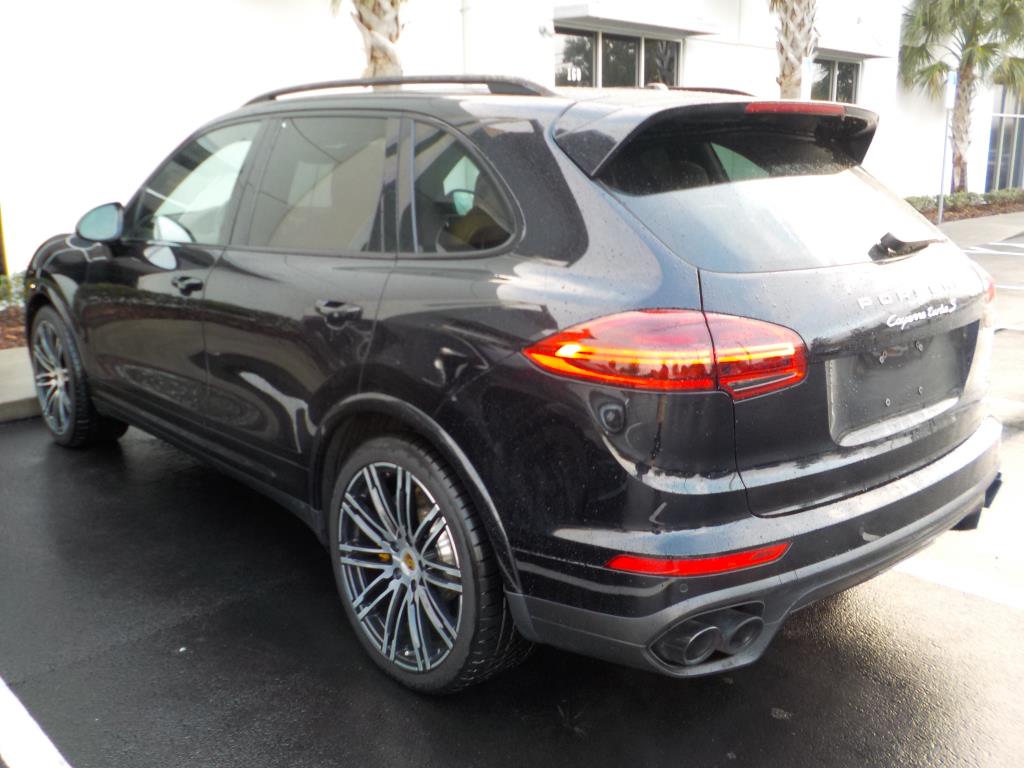 2016 Porsche Cayenne Turbo S AWD
