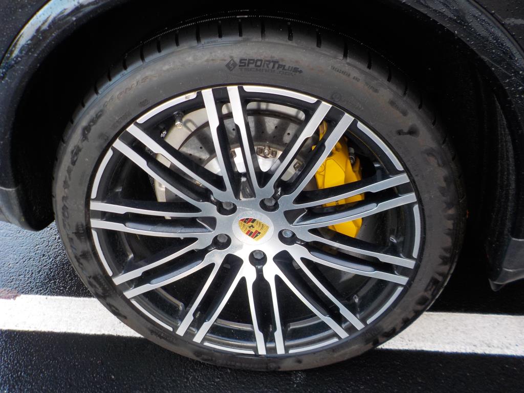 2016 Porsche Cayenne Turbo S AWD