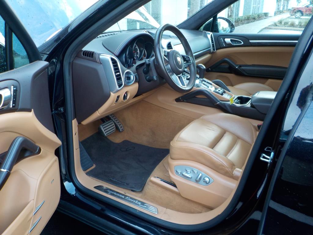 2016 Porsche Cayenne Turbo S AWD