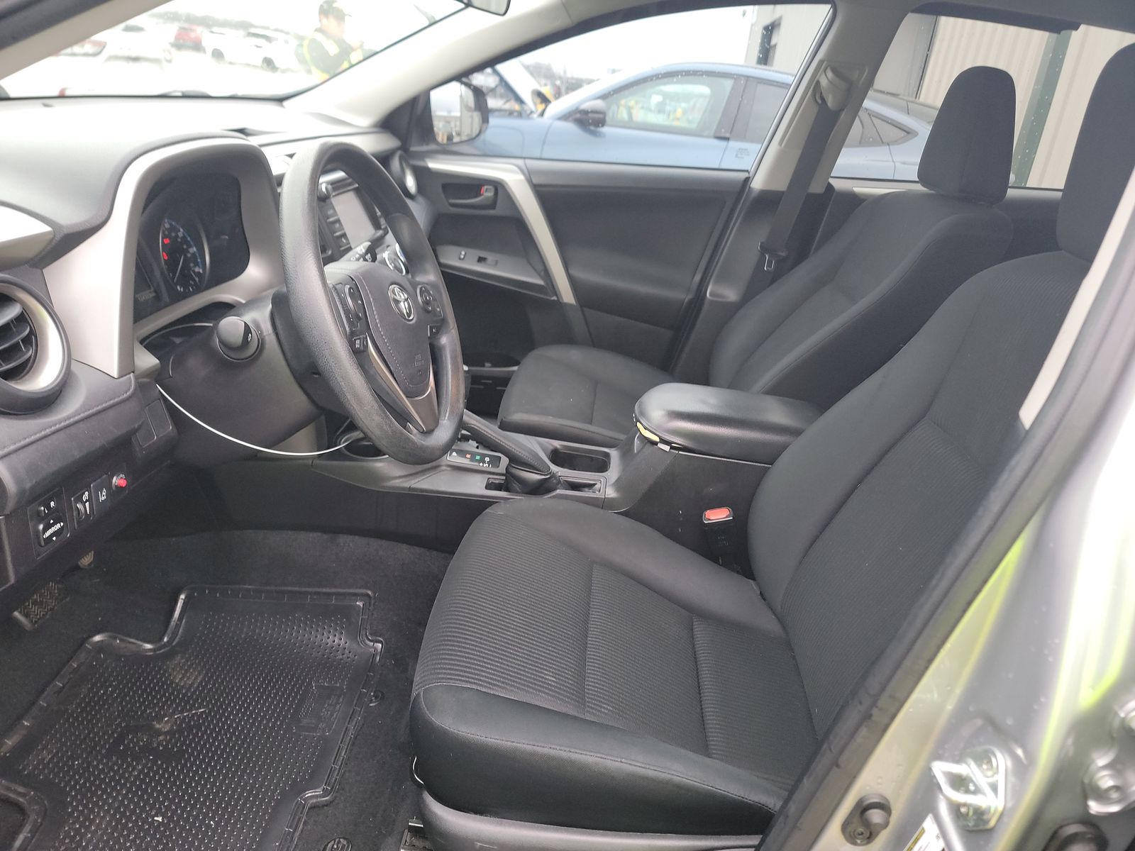 2017 Toyota RAV4 LE FWD