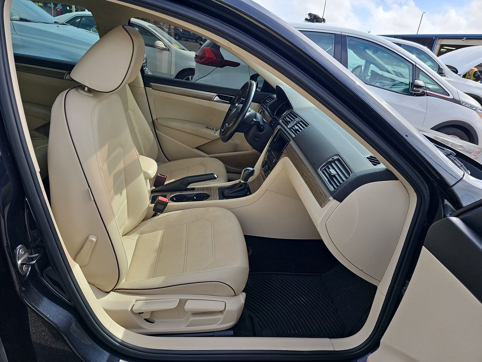 2017 Volkswagen Passat 1.8T SE FWD