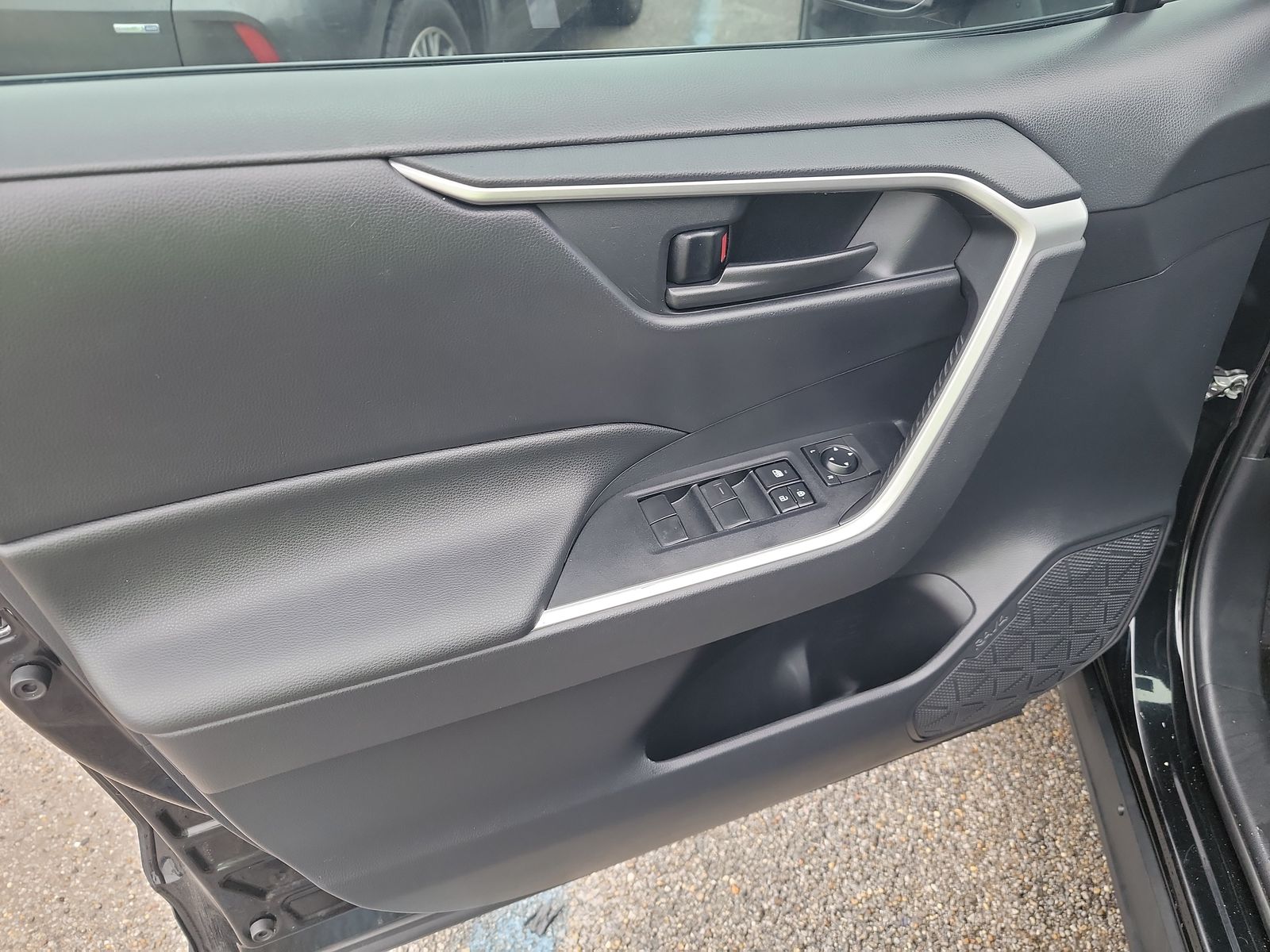 2019 Toyota RAV4 HYBRID LE AWD
