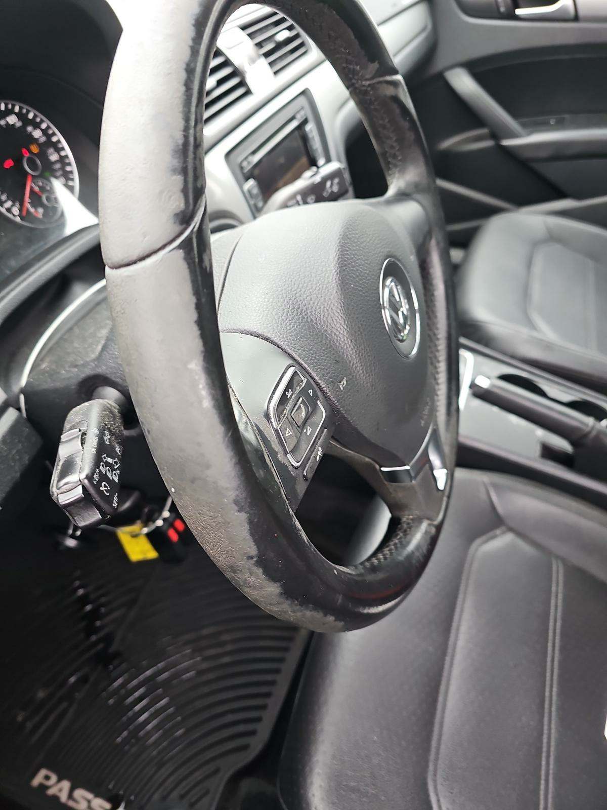 2015 Volkswagen Passat 1.8T LTD FWD