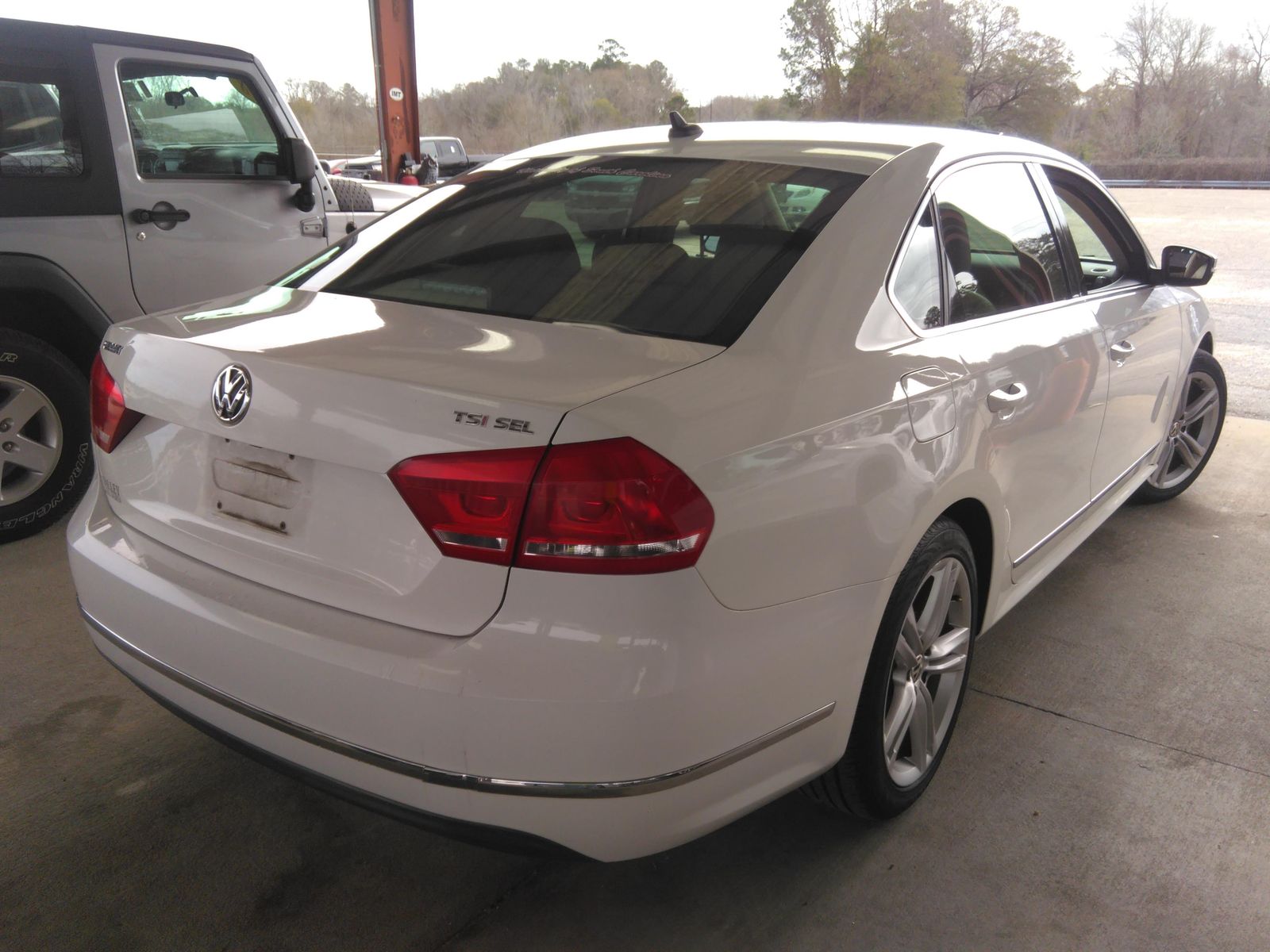 2014 Volkswagen Passat 1.8T SEL Premium FWD
