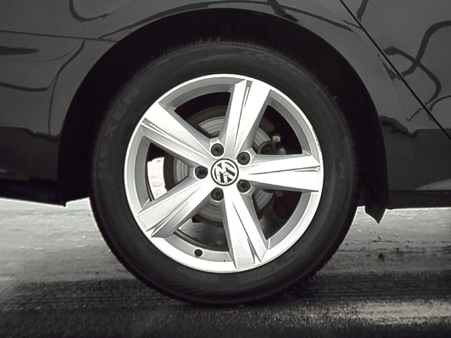 2015 Volkswagen Passat 1.8T LTD FWD