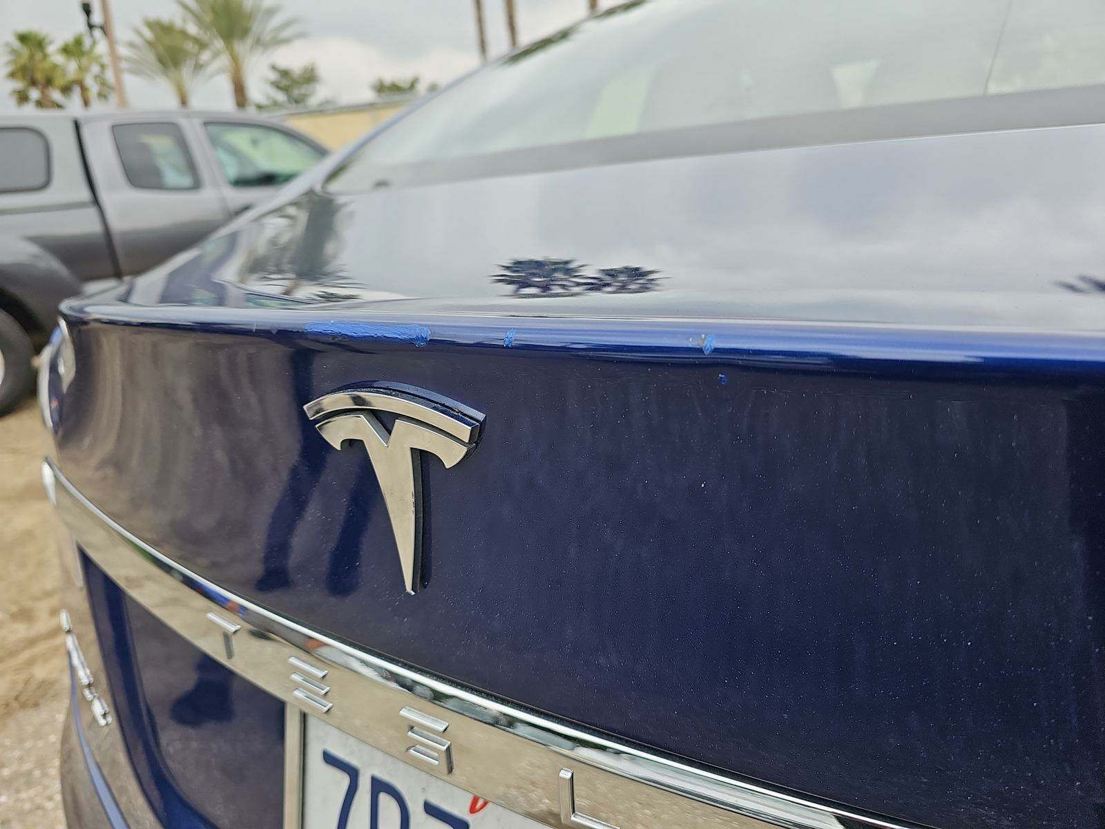 2015 Tesla Model S 70 RWD