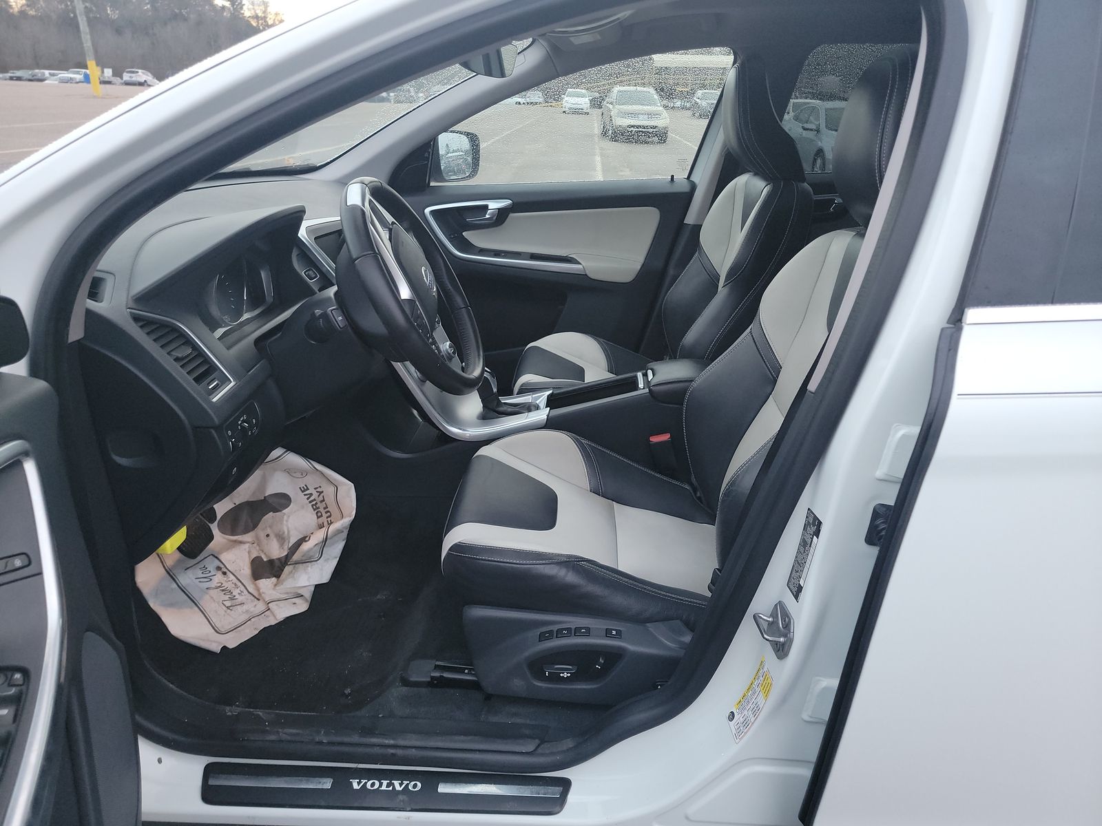 2017 Volvo XC60 DYNAMIC FWD